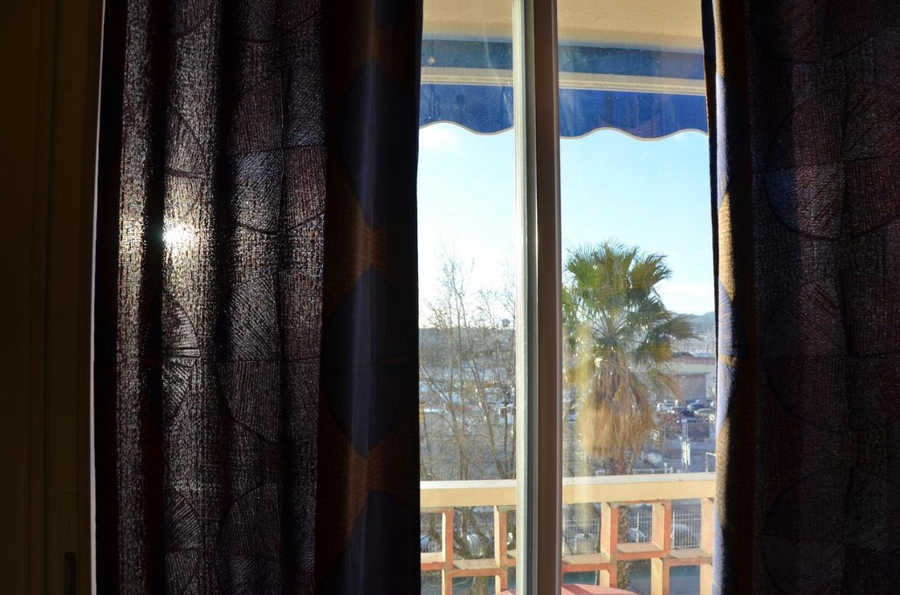 Portman Cosy Apartment ตูลง ภายนอก รูปภาพ